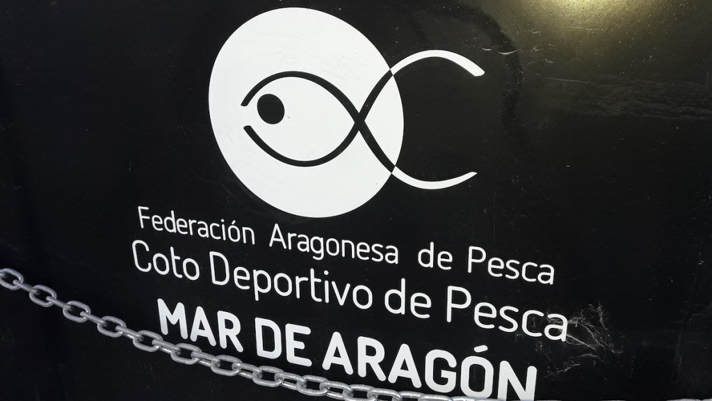 Detalle contendores coto de Escatrón