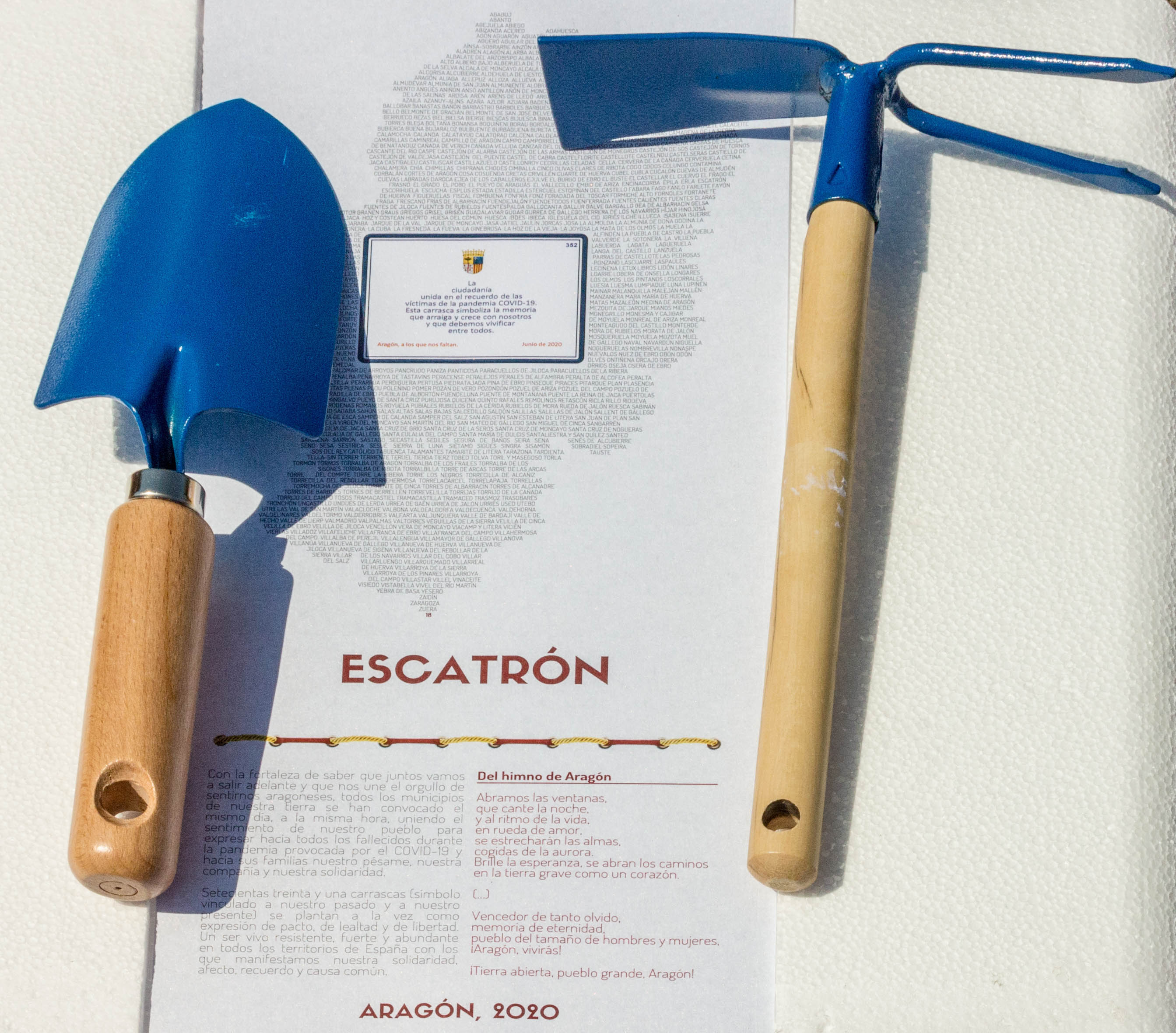 Escatrón rinde tributo a «los que nos faltan»