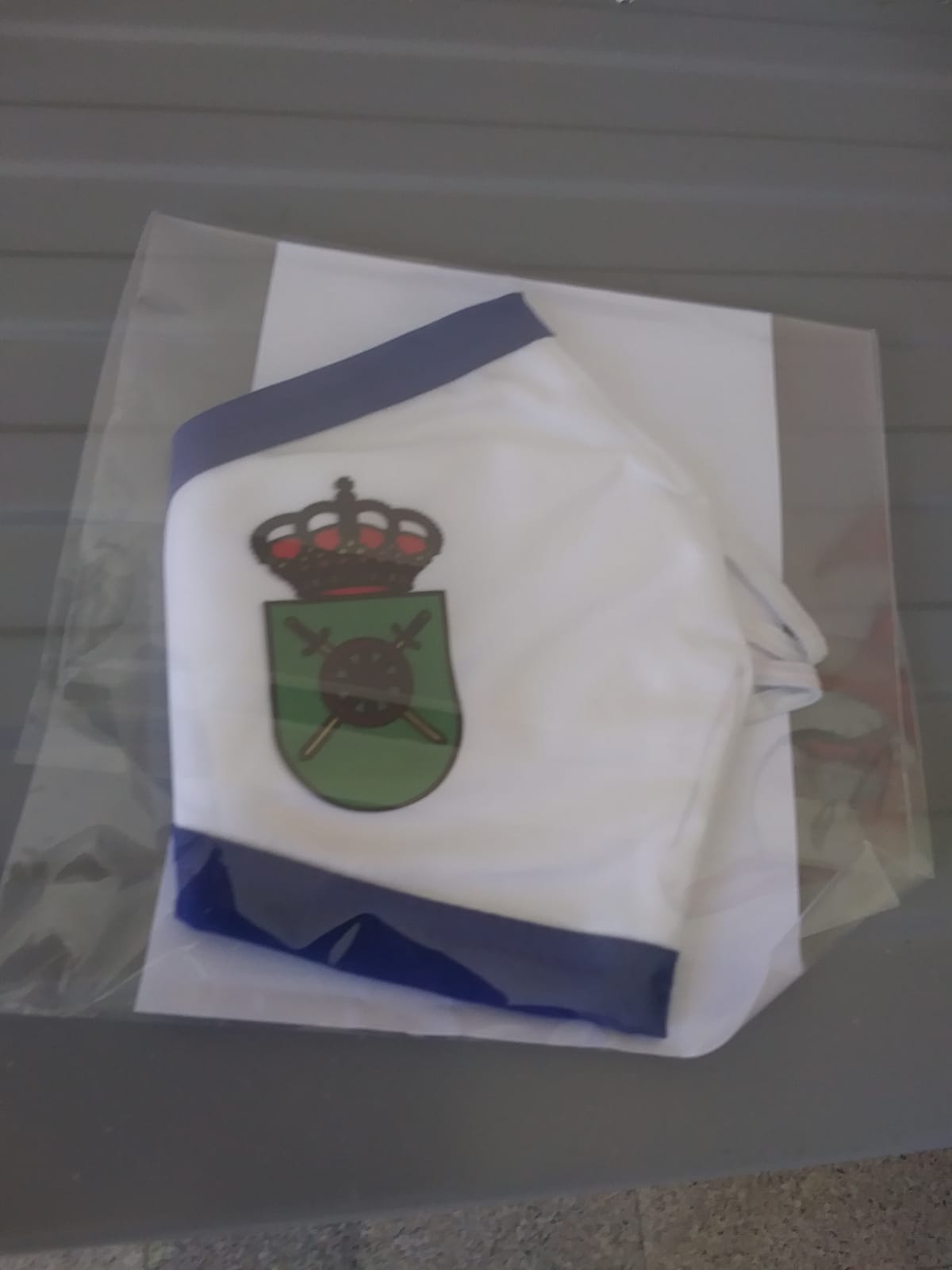 Escatrón reparte mascarillas y gel hidroalcohólico